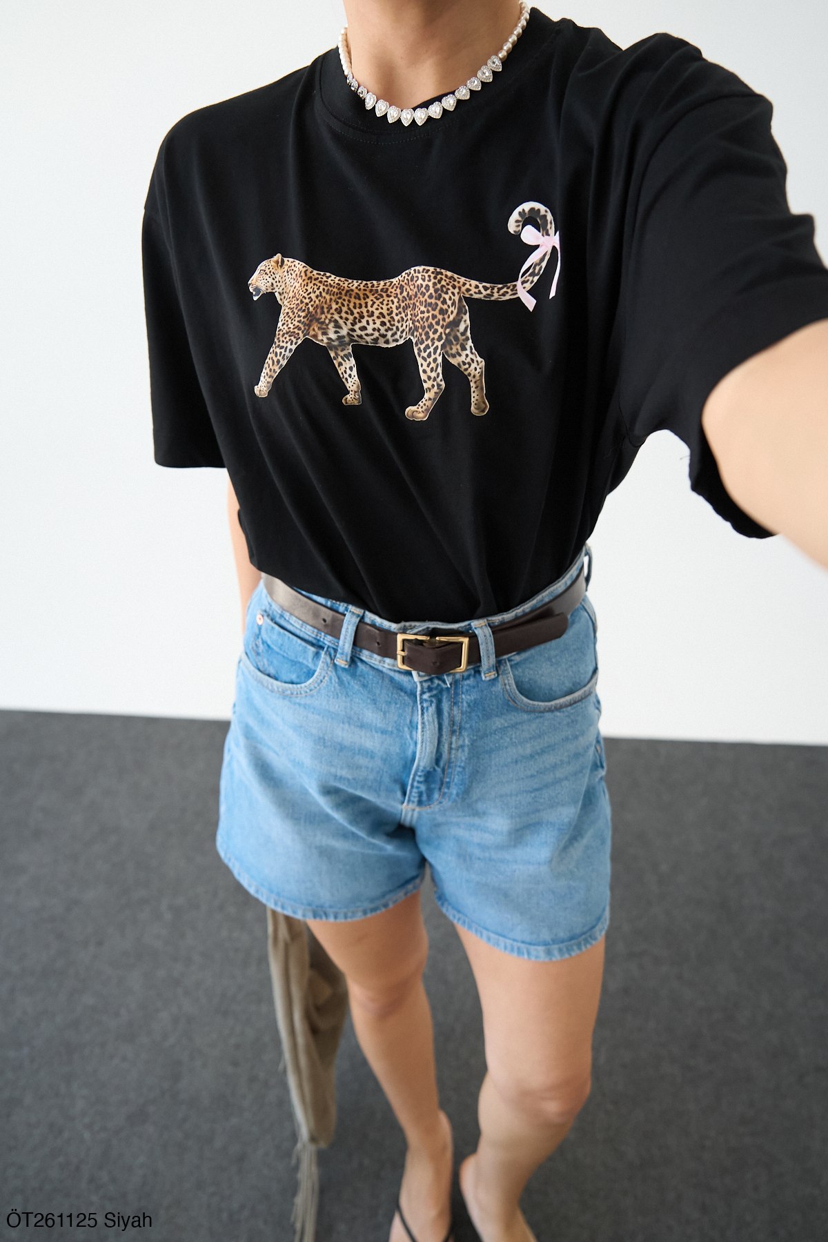 Leopard Print Graphic T-Shirt
