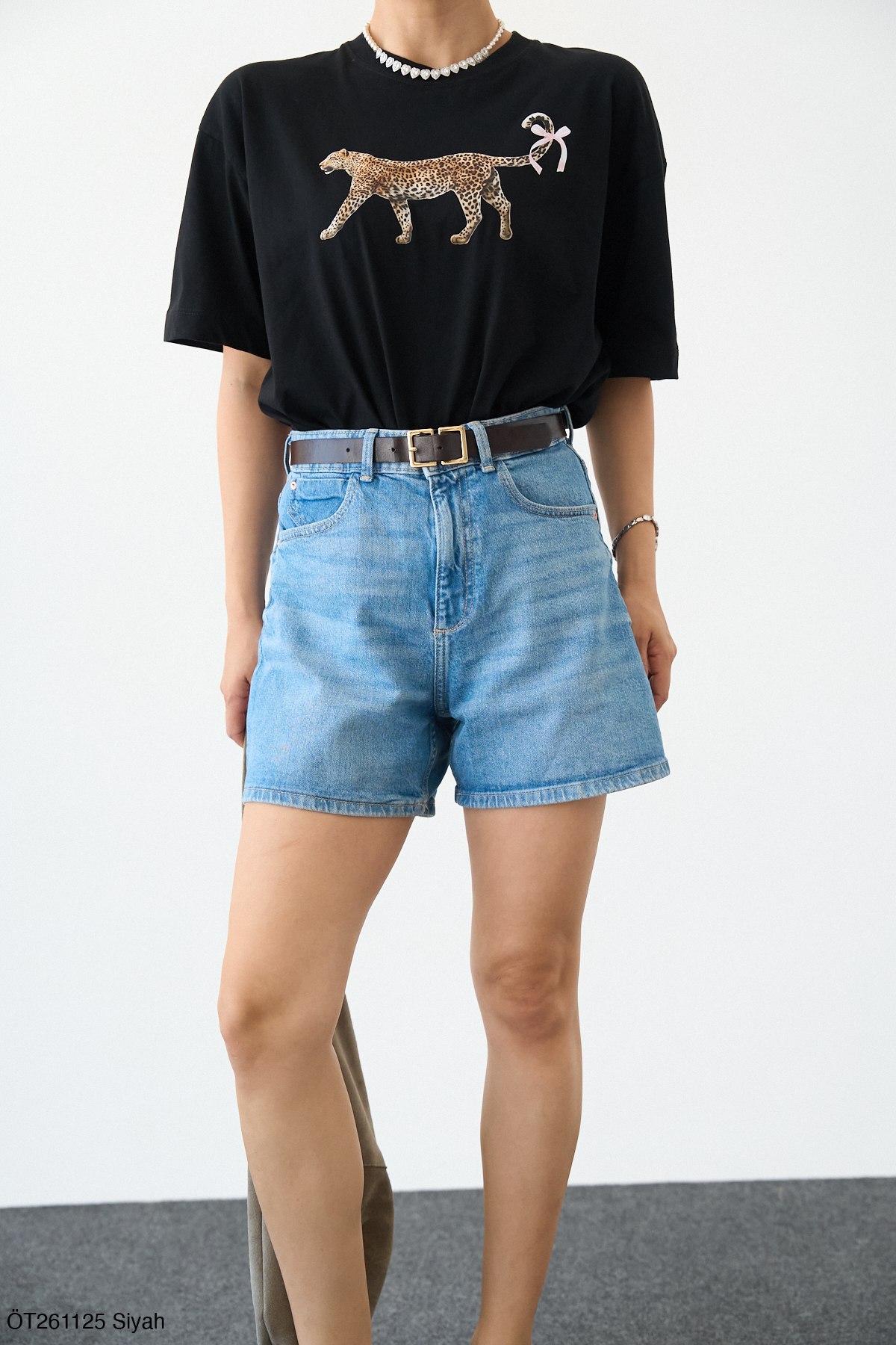 Leopard Print Graphic T-Shirt - Image 4
