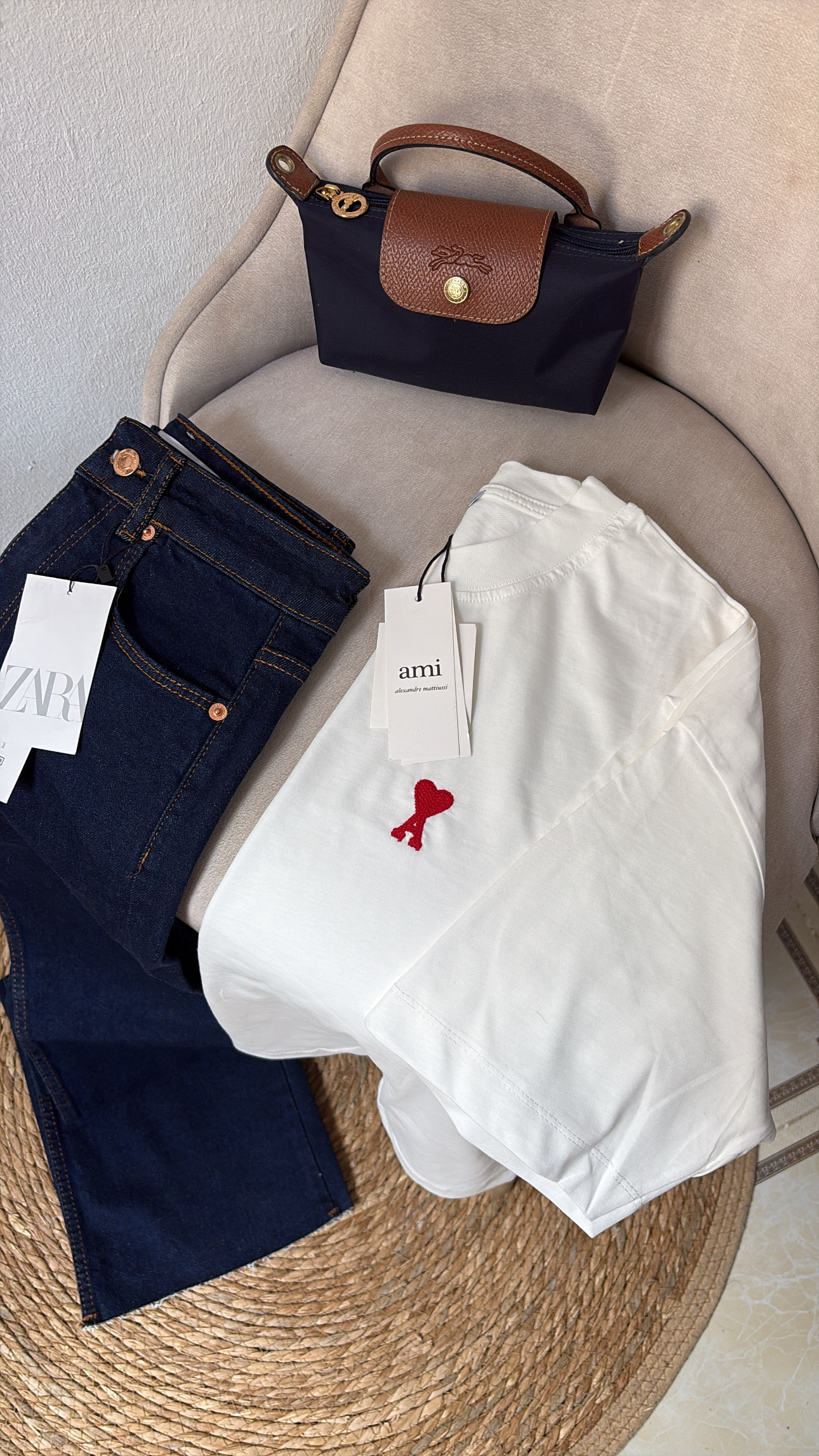 AMI Paris Heart Logo T-Shirt – White - Image 7